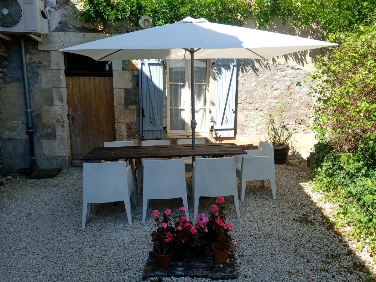La Poste Saulgond Villa Exterior foto